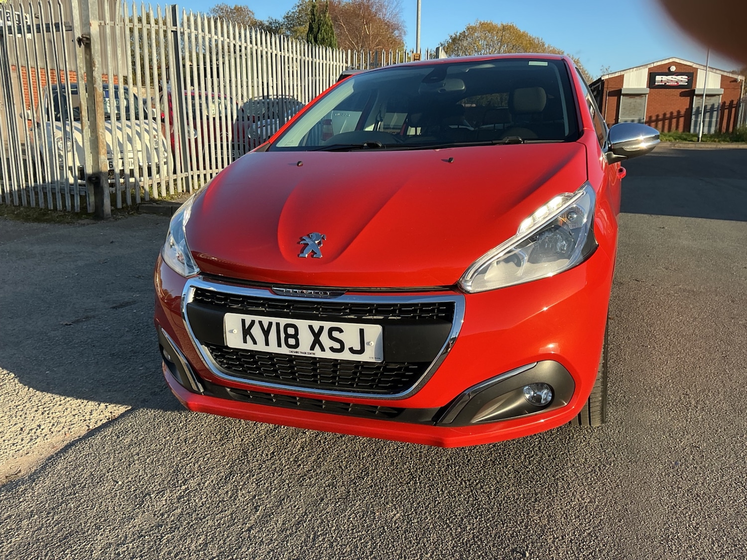 Used Peugeot 208 2018 for sale - 76605380: Photo 2