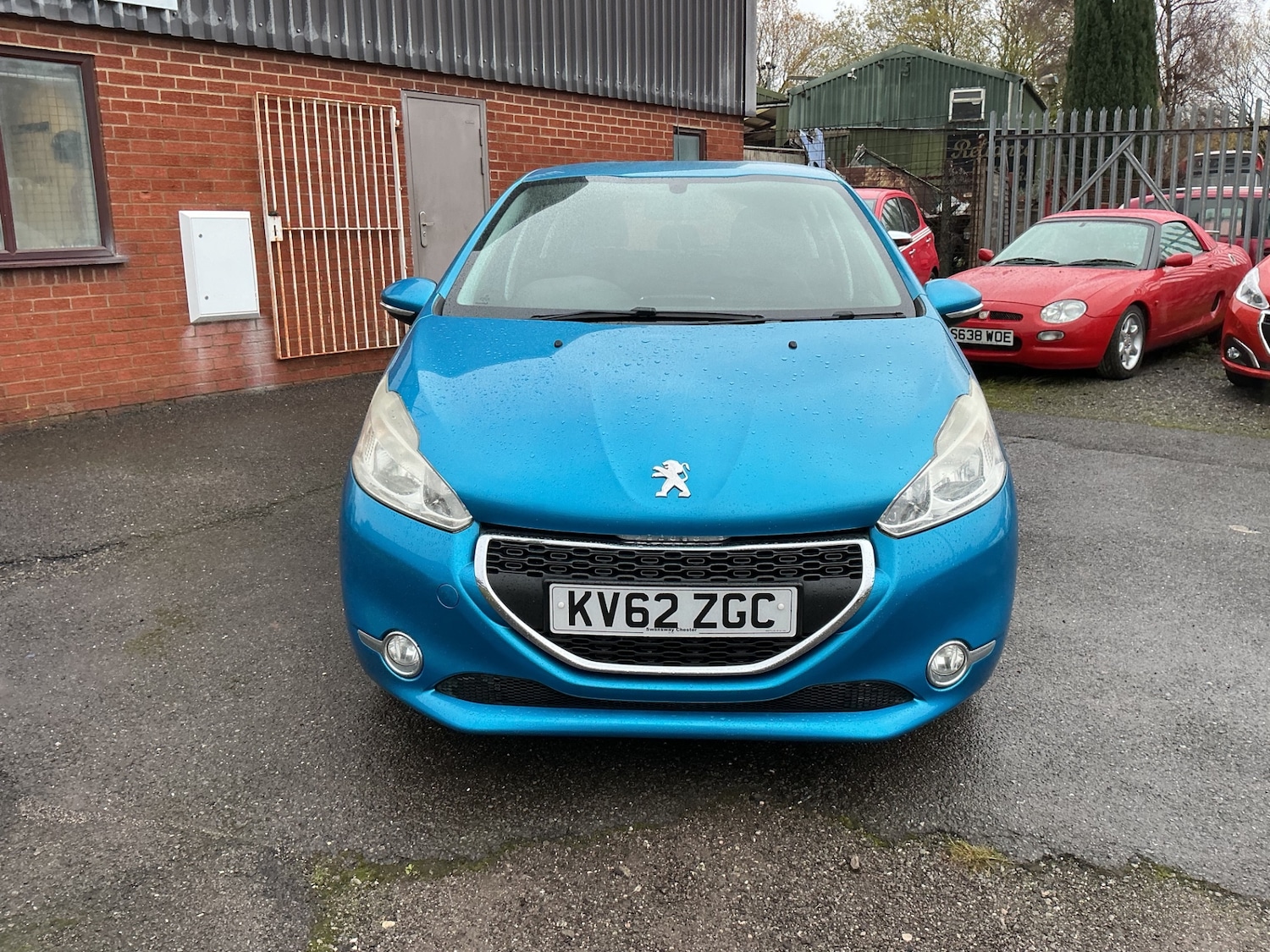 Used Peugeot 208 2012 for sale - 76766598: Photo 2