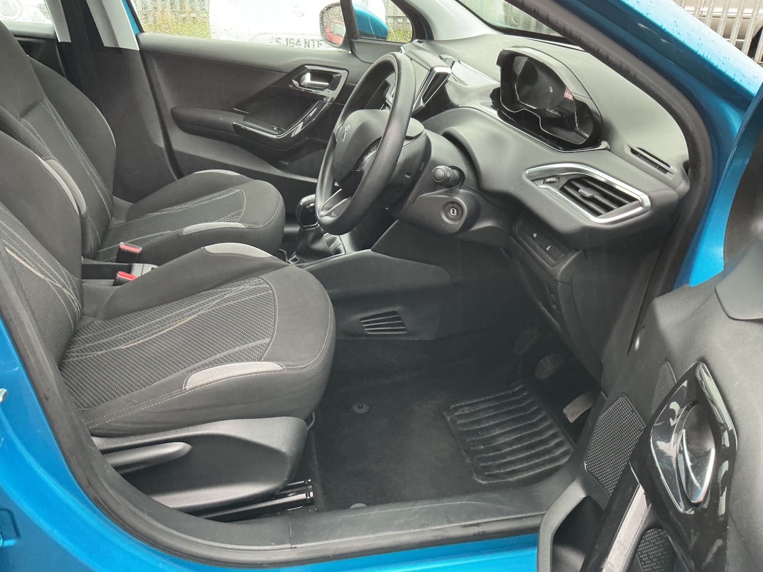 Used Peugeot 208 2012 for sale - 76766598: Photo 8