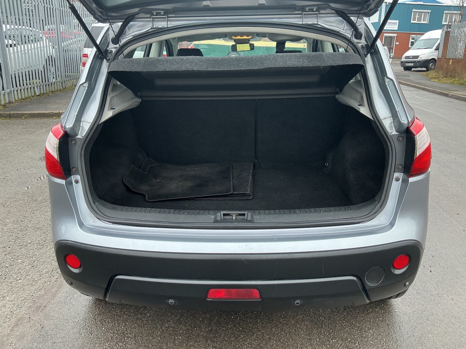 Used Nissan Qashqai 2011 for sale - 77432658: Photo 10