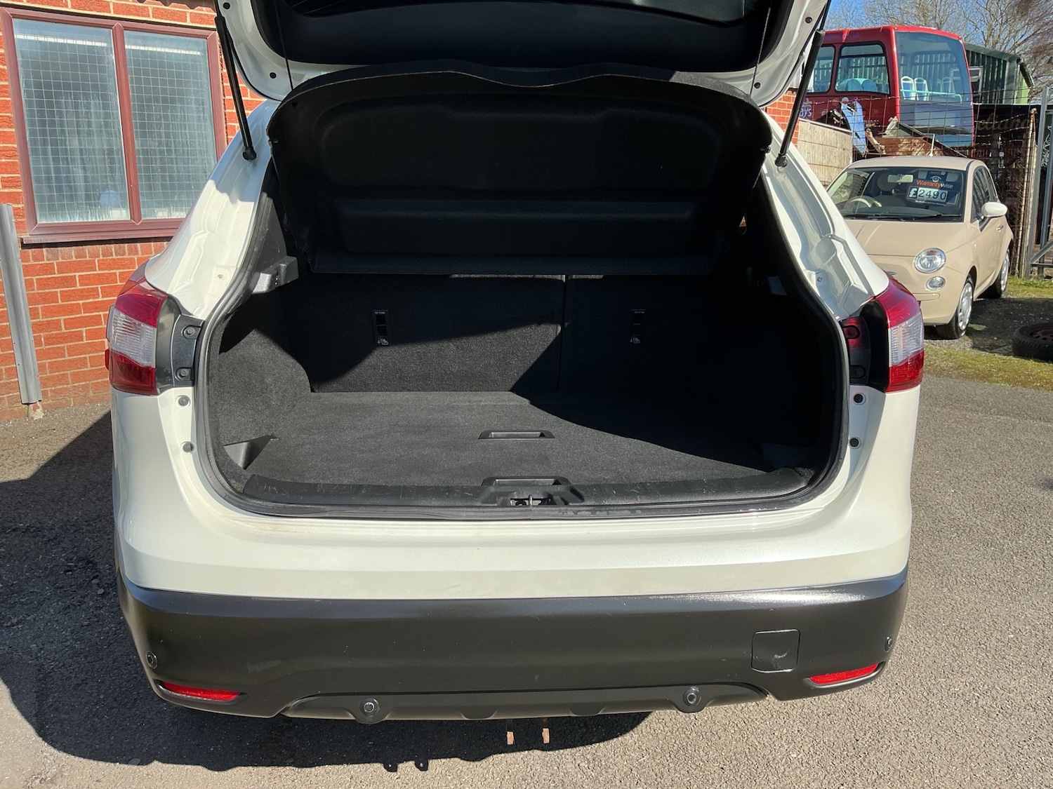 Used Nissan Qashqai 2015 for sale - 77917348: Photo 10