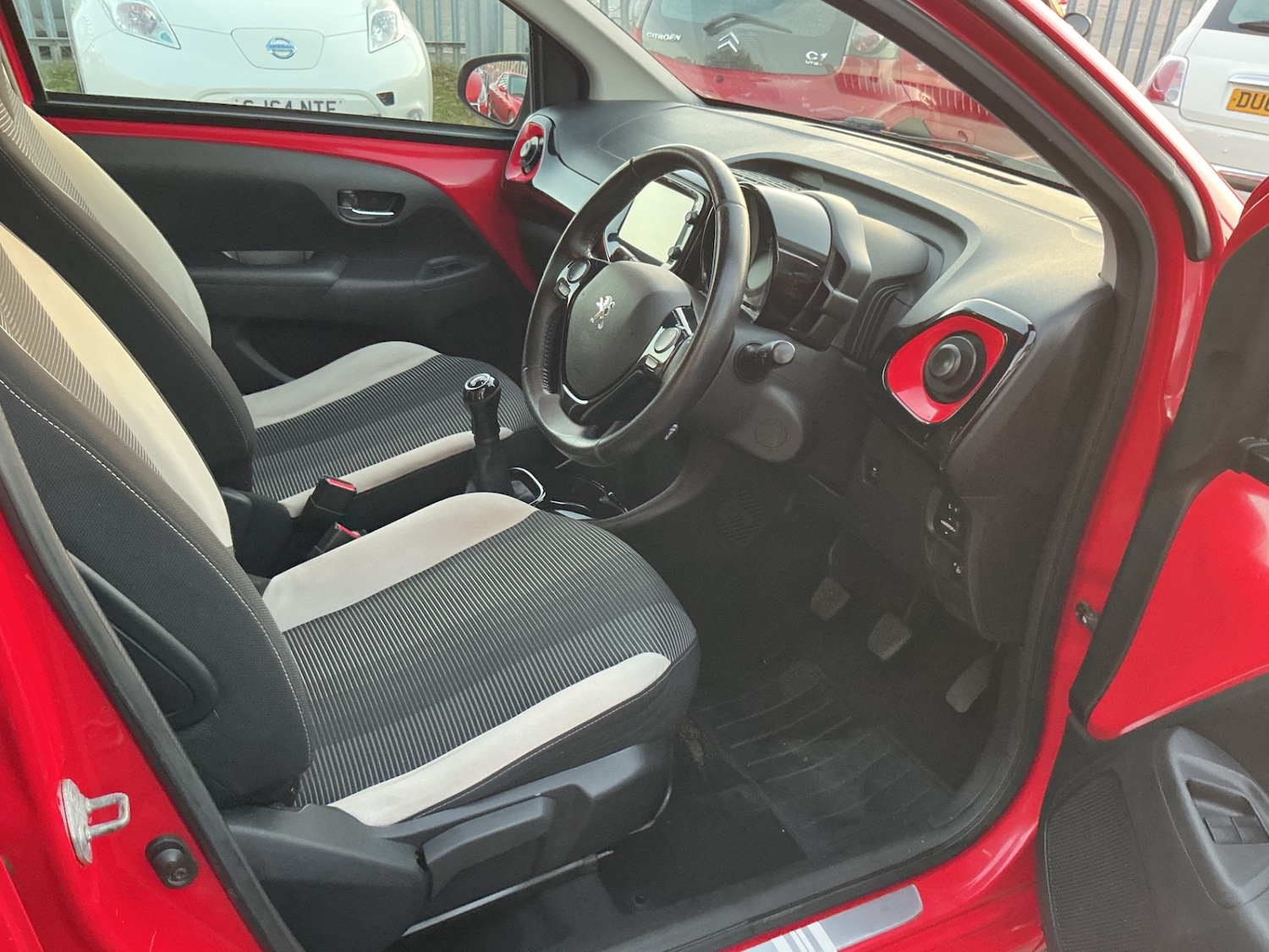 Used Peugeot 108 2017 for sale - 76605387: Photo 8