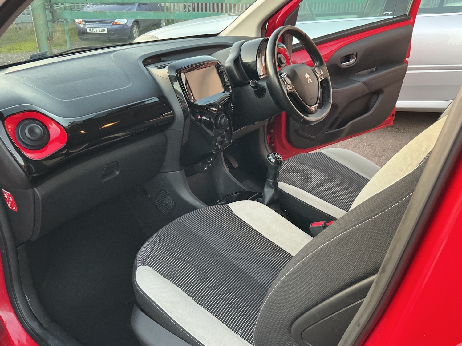 Used Peugeot 108 2017 for sale - 76605387: Photo 9