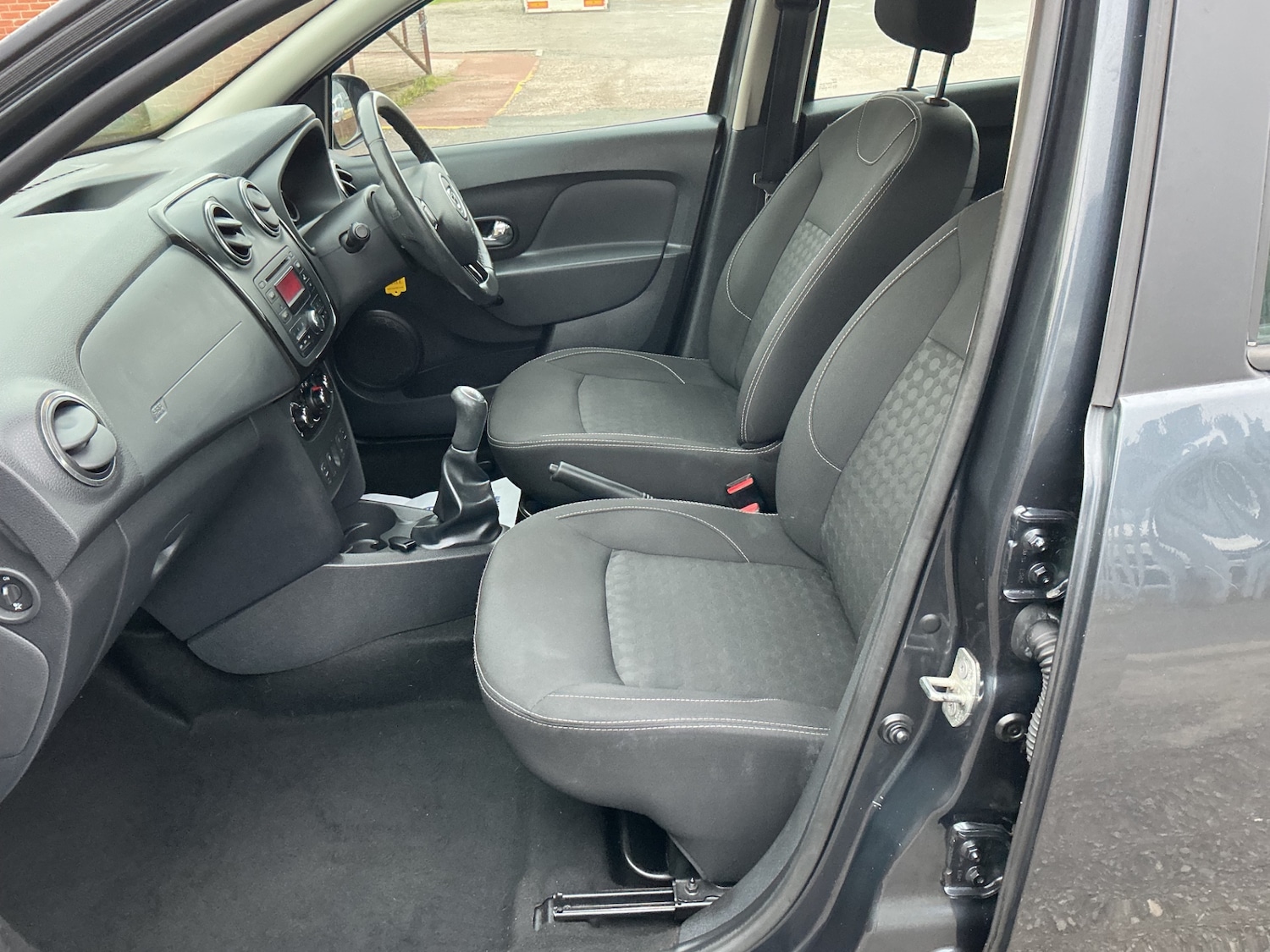 Used Dacia Sandero 2015 for sale - 76791648: Photo 8