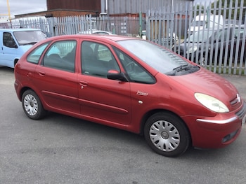 2006 (06) - 1.6i 16V Desire 5dr