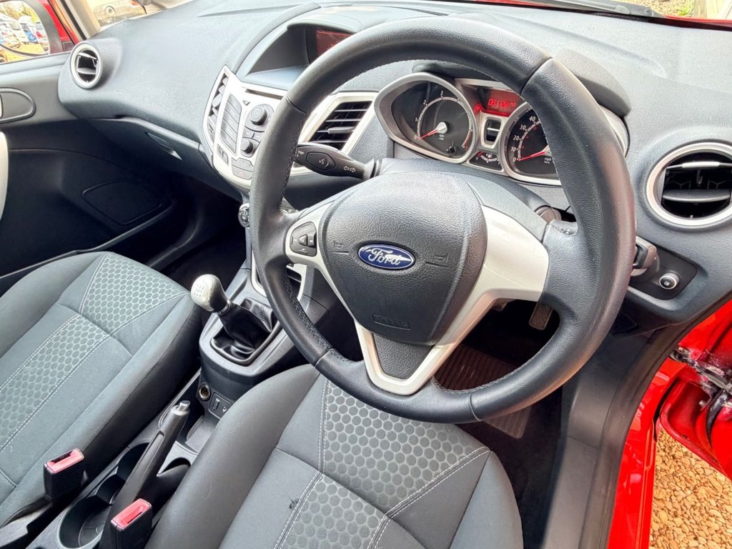 Used Ford Fiesta 2011 for sale - 78206529: Photo 31