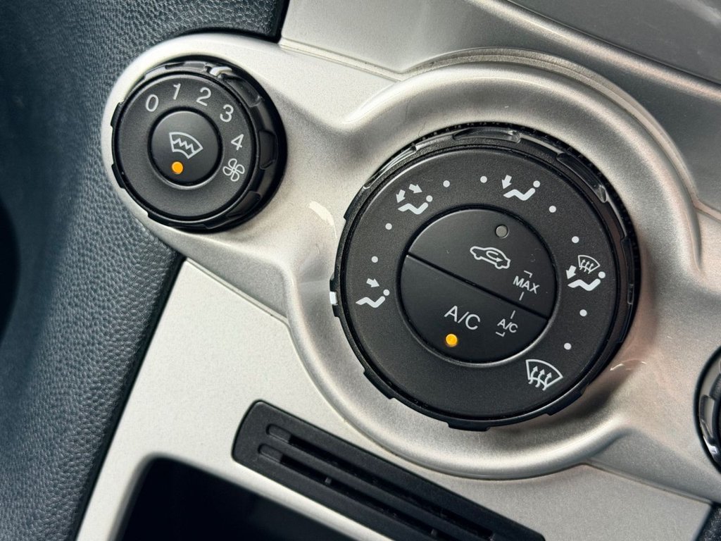 Used Ford Fiesta 2011 for sale - 78206529: Photo 40