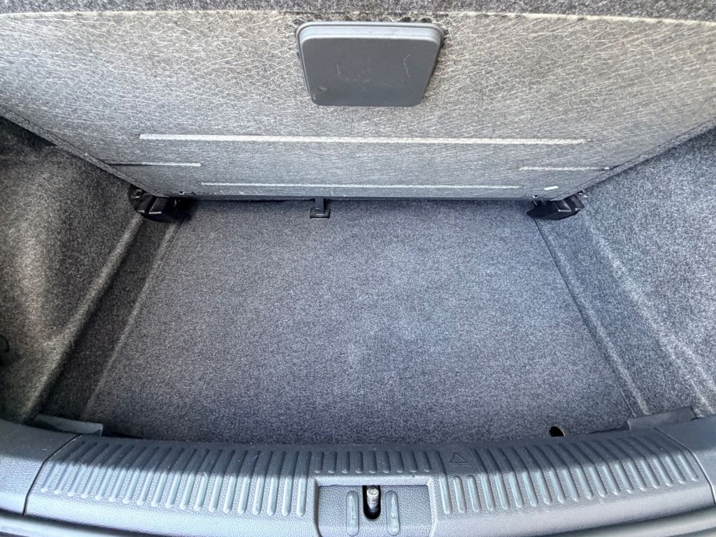 Used Volkswagen Polo 2013 for sale - 77647940: Photo 25