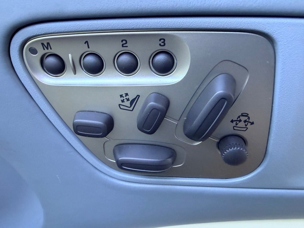 Used Jaguar XKR 2006 for sale - 77010141: Photo 30