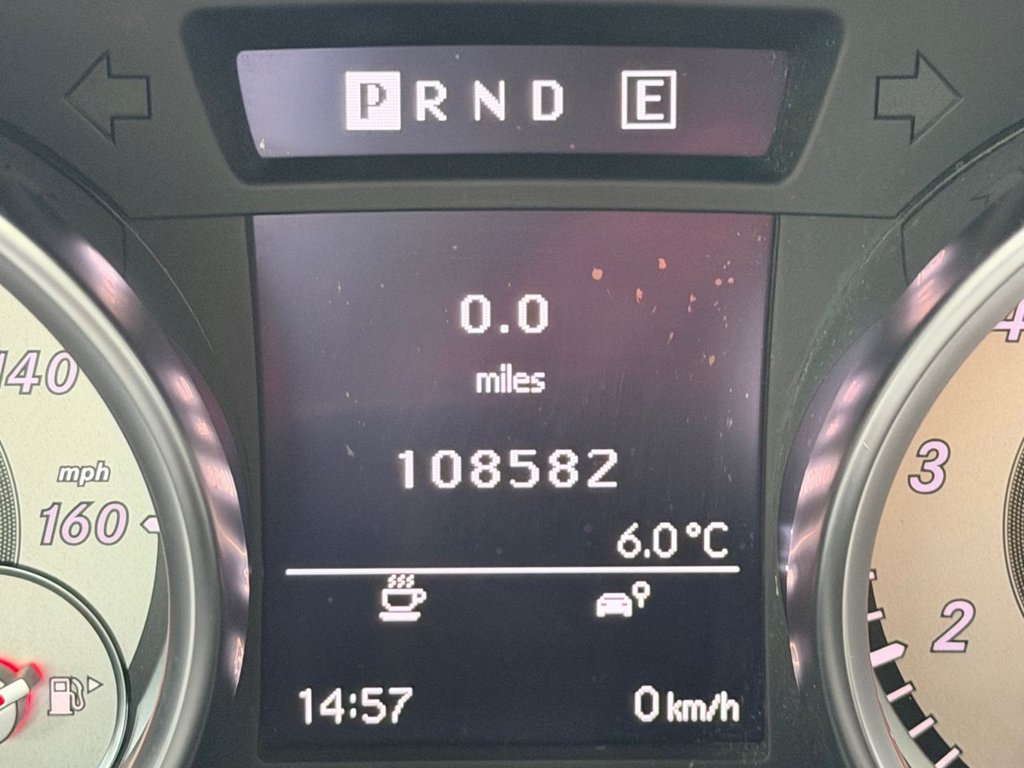 Used Mercedes-Benz SLK 2011 for sale - 77594189: Photo 2