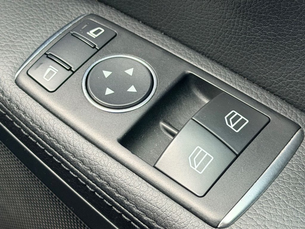 Used Mercedes-Benz SLK 2011 for sale - 77594189: Photo 42