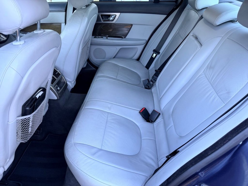 Used Jaguar XF 2010 for sale - 77133217: Photo 25