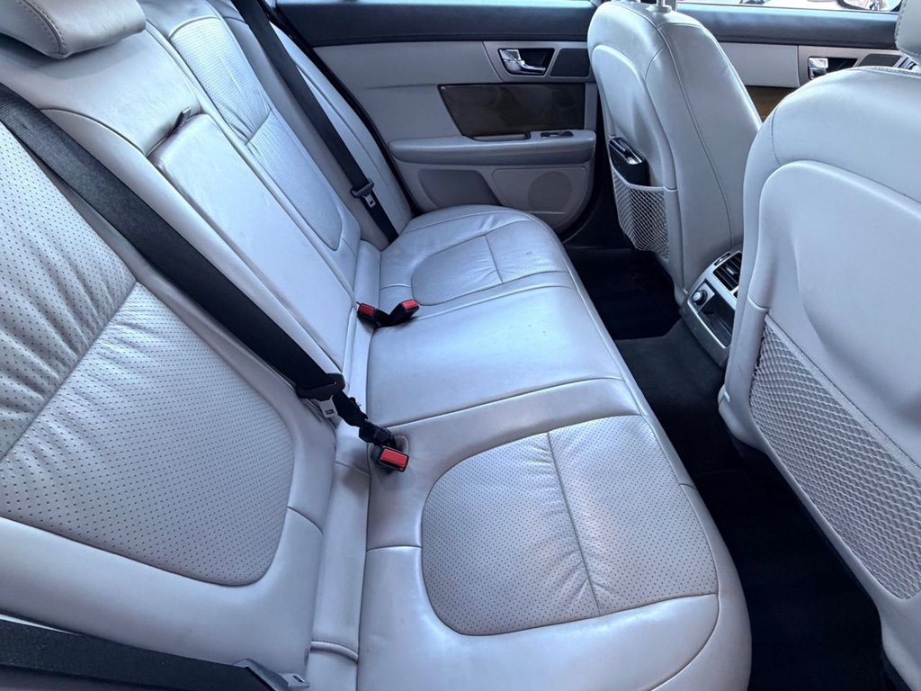 Used Jaguar XF 2010 for sale - 77133217: Photo 26