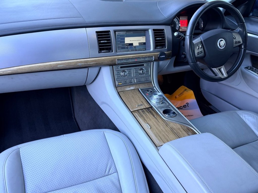 Used Jaguar XF 2010 for sale - 77133217: Photo 3