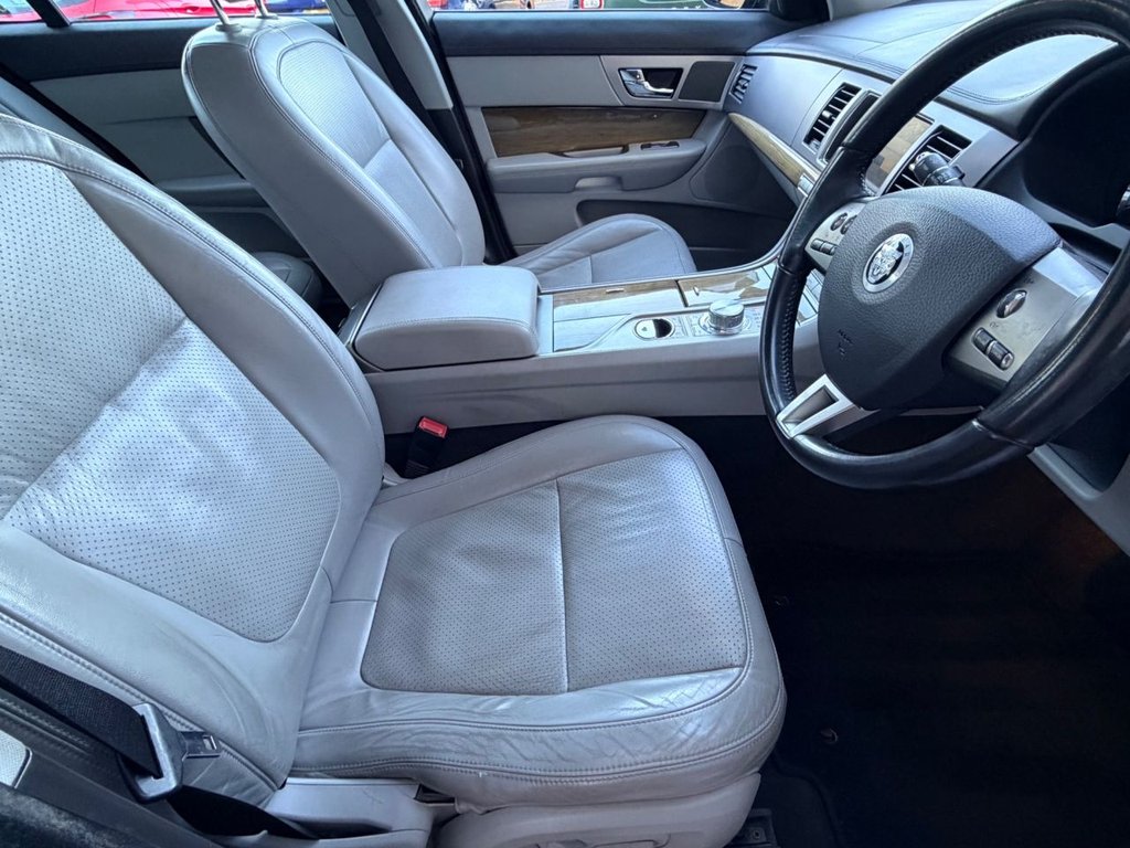 Used Jaguar XF 2010 for sale - 77133217: Photo 30