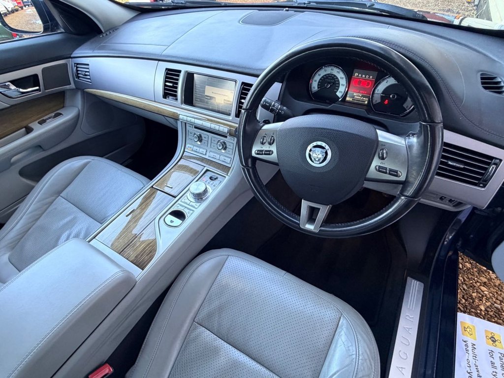 Used Jaguar XF 2010 for sale - 77133217: Photo 31