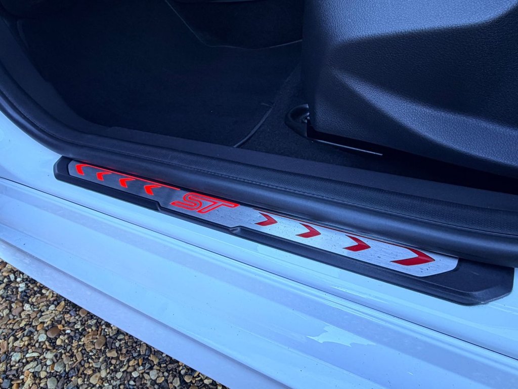 Used Ford Focus 2014 for sale - 76797976: Photo 24