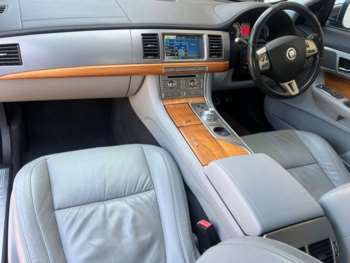 Used Jaguar XF 2010 for sale - 74547802: Photo
