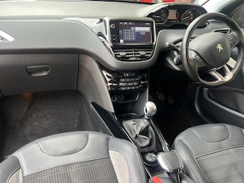 Used Peugeot 2008 2016 for sale - 75961923: Photo