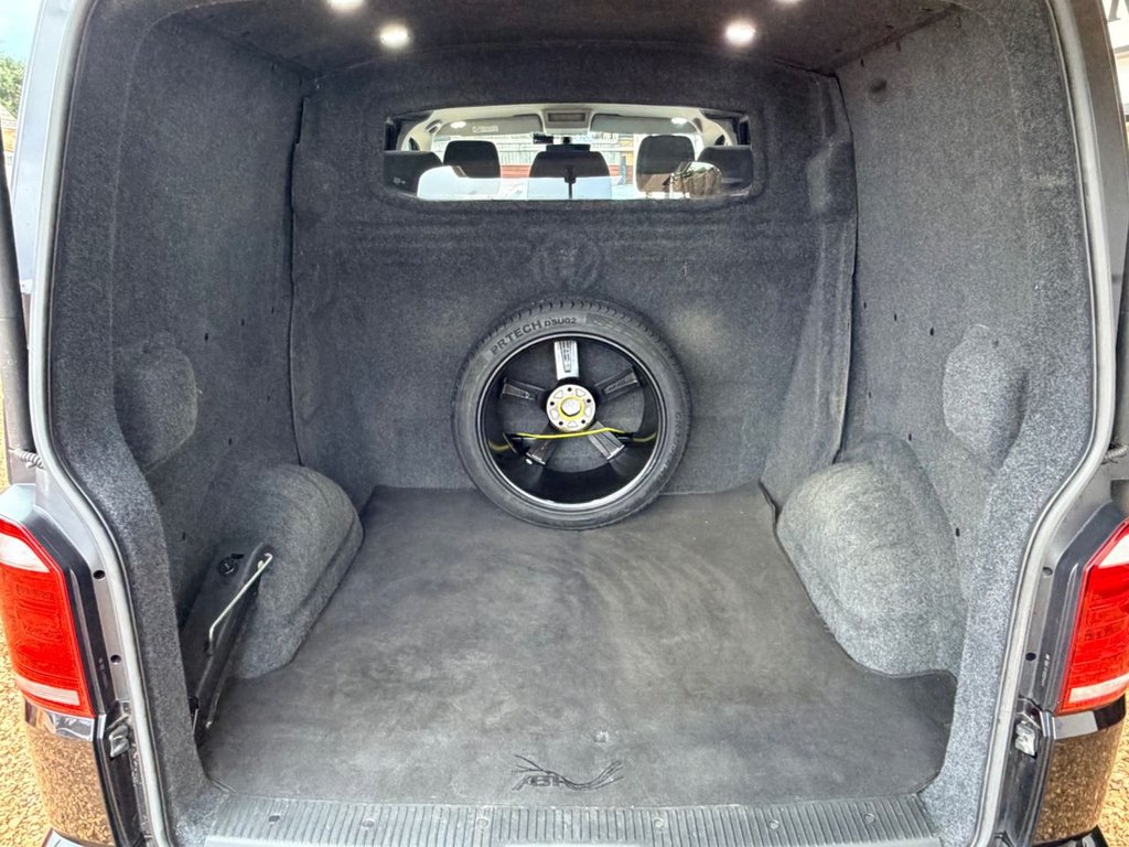 Used Volkswagen Transporter 2018 for sale - 76745065: Photo 31