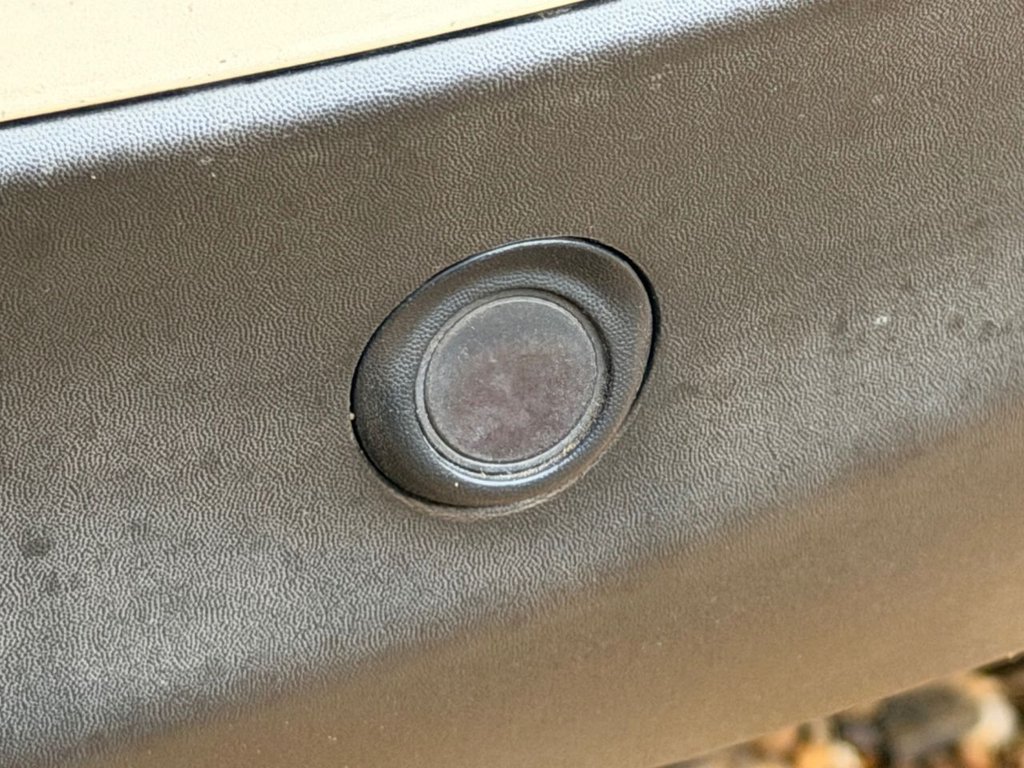 Used MINI Convertible 2009 for sale - 77785986: Photo 10