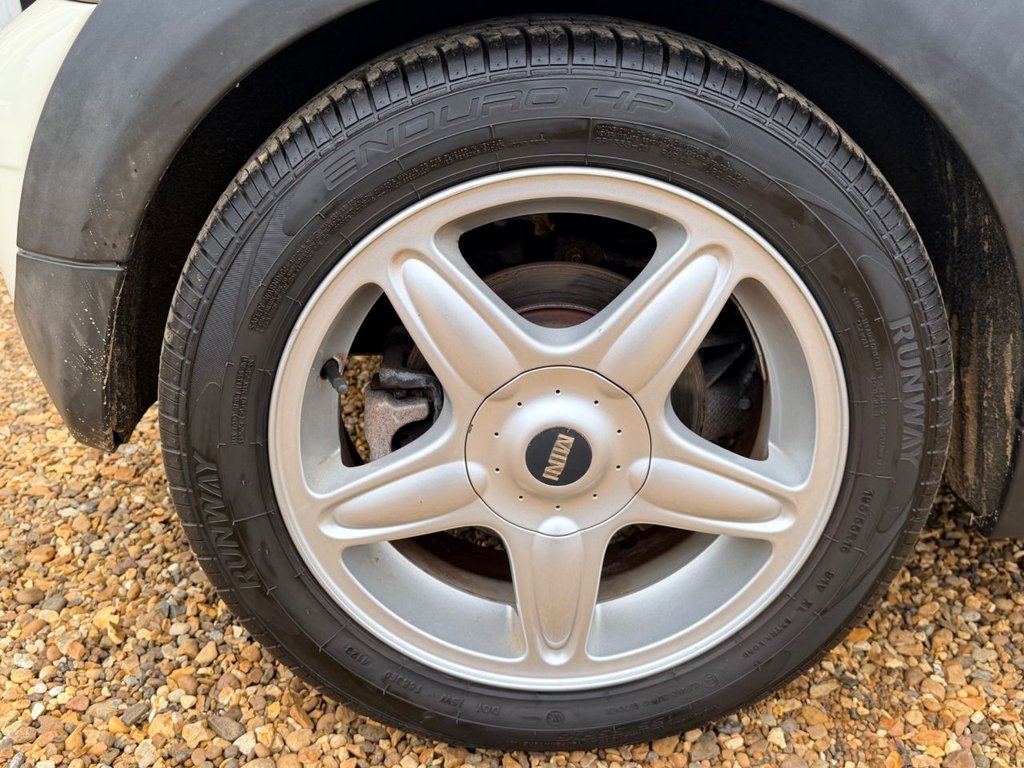 Used MINI Convertible 2009 for sale - 77785986: Photo 11