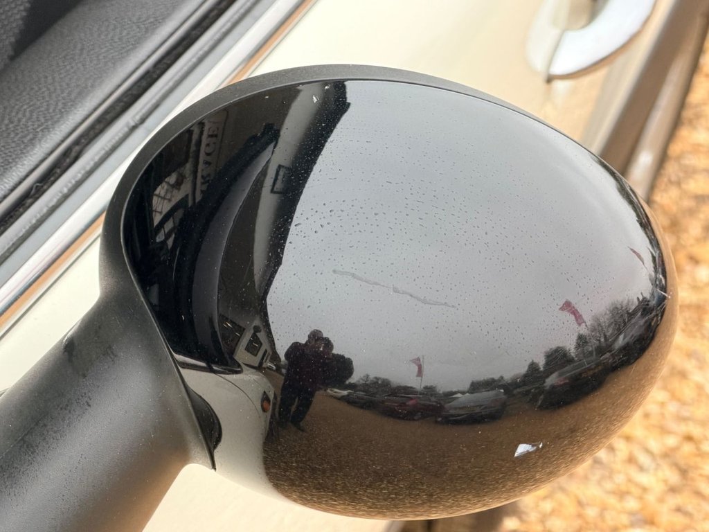 Used MINI Convertible 2009 for sale - 77785986: Photo 25