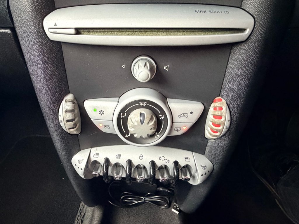 Used MINI Convertible 2009 for sale - 77785986: Photo 39