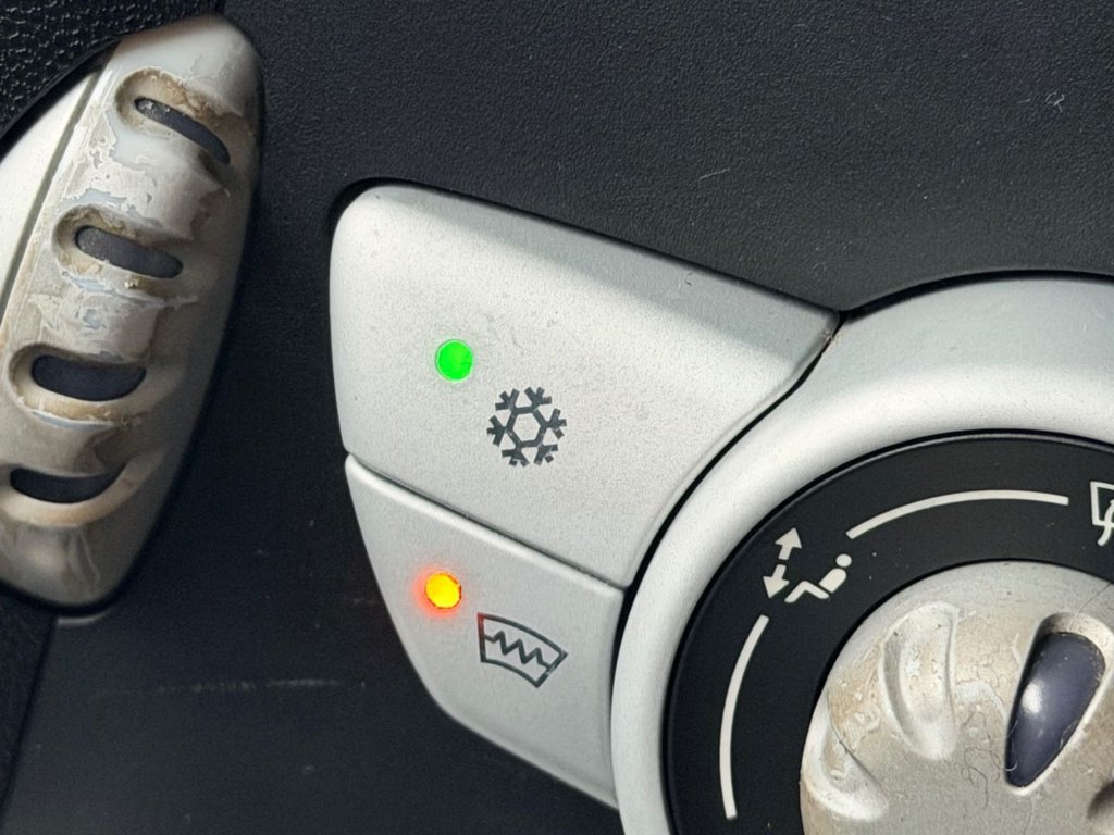 Used MINI Convertible 2009 for sale - 77785986: Photo 40