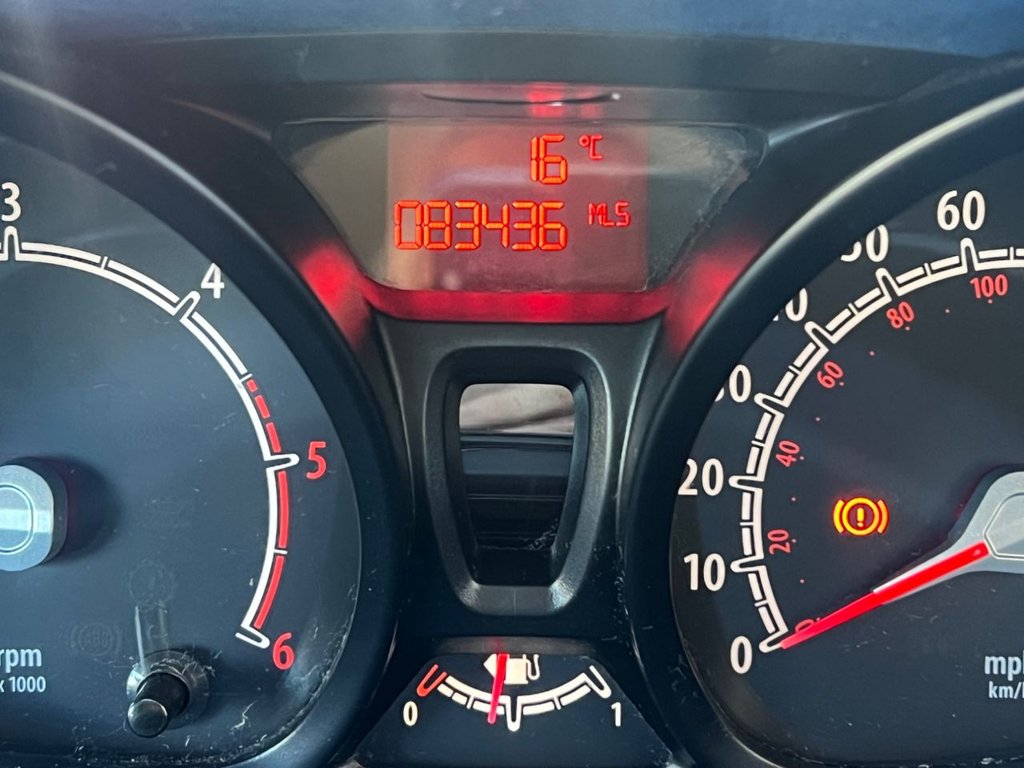 Used Ford Fiesta 2010 for sale - 76185633: Photo 2