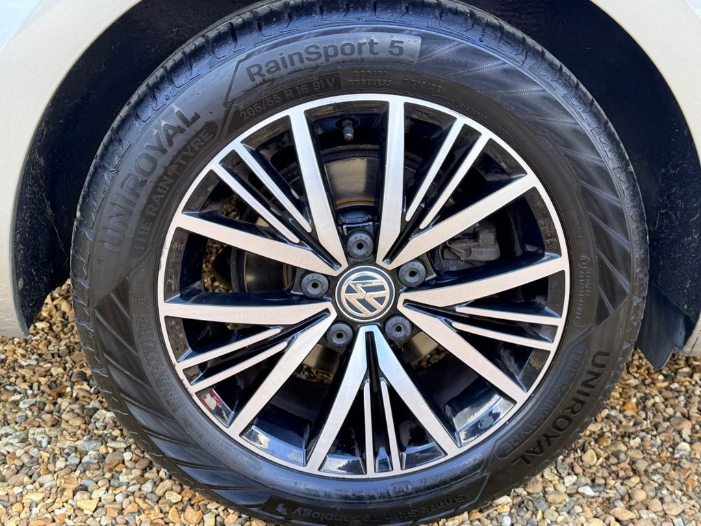 Used Volkswagen Golf 2017 for sale - 77891091: Photo 12