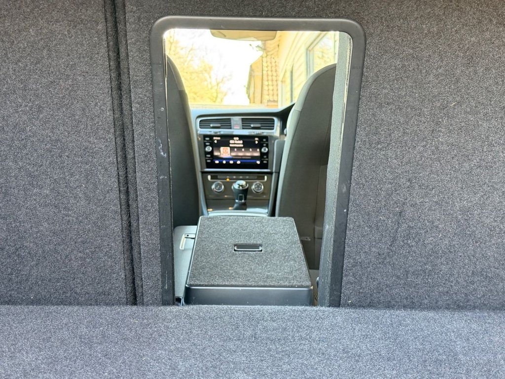 Used Volkswagen Golf 2017 for sale - 77891091: Photo 30