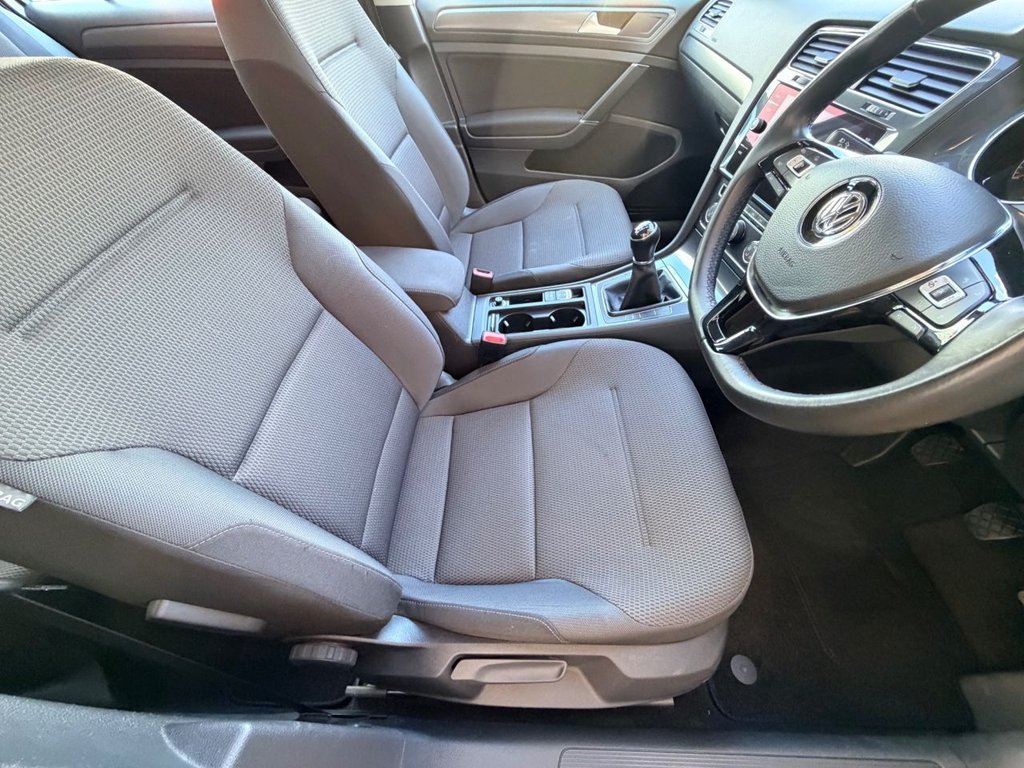 Used Volkswagen Golf 2017 for sale - 77891091: Photo 32