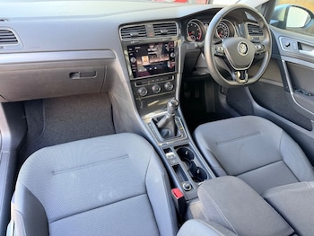 Used Volkswagen Golf 2017 for sale - 77891091: Photo