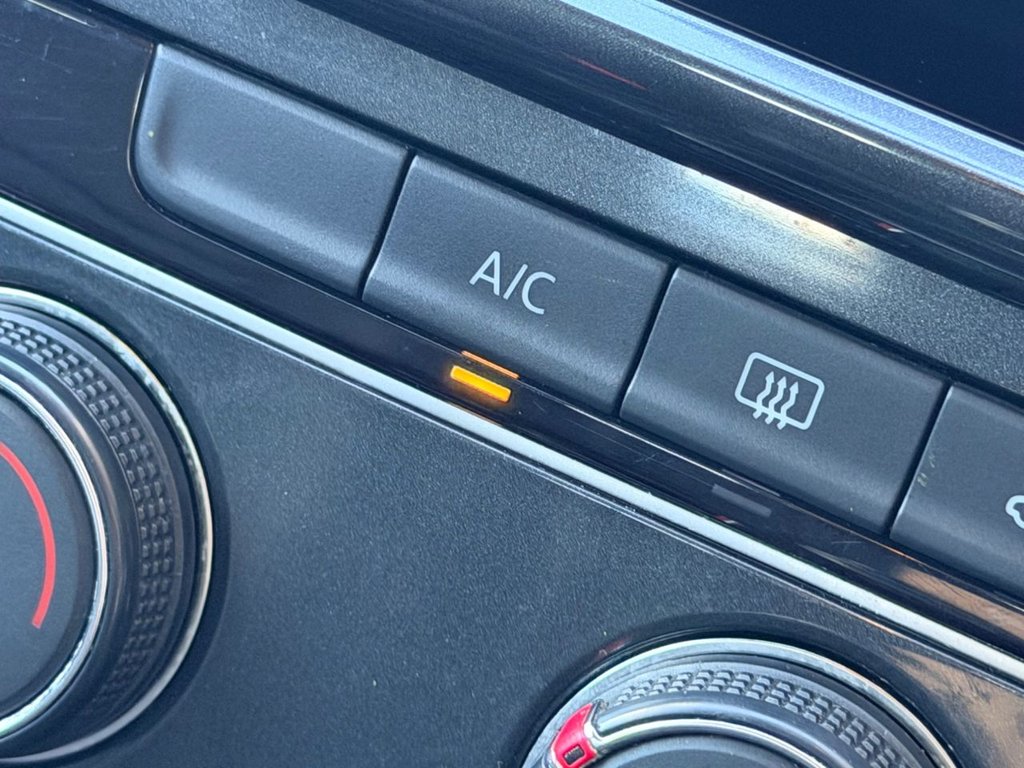 Used Volkswagen Golf 2017 for sale - 77891091: Photo 40