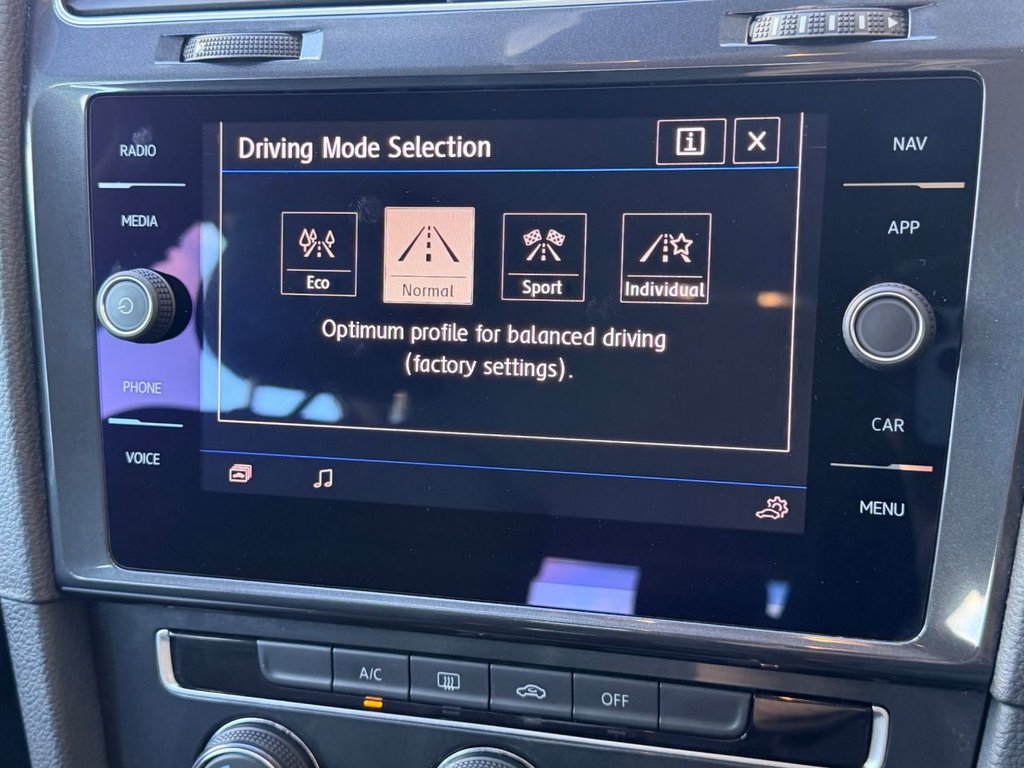 Used Volkswagen Golf 2017 for sale - 77891091: Photo 43