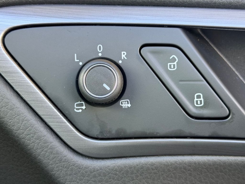 Used Volkswagen Golf 2017 for sale - 77891091: Photo 50