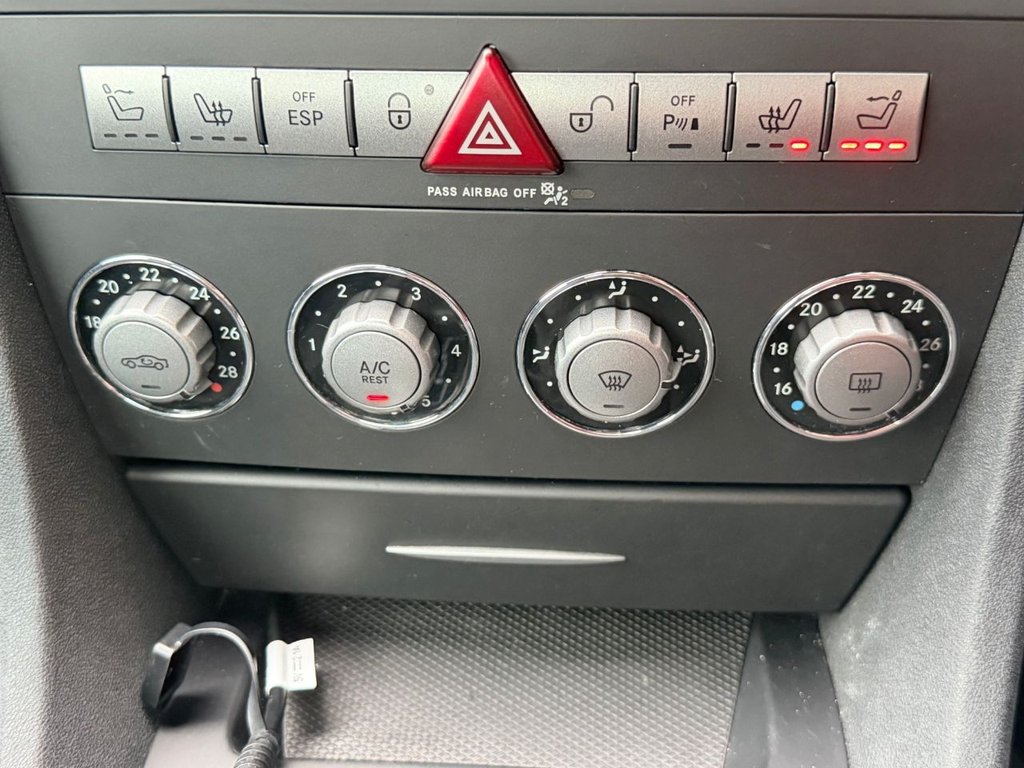 Used Mercedes-Benz SLK 2006 for sale - 77547599: Photo 38