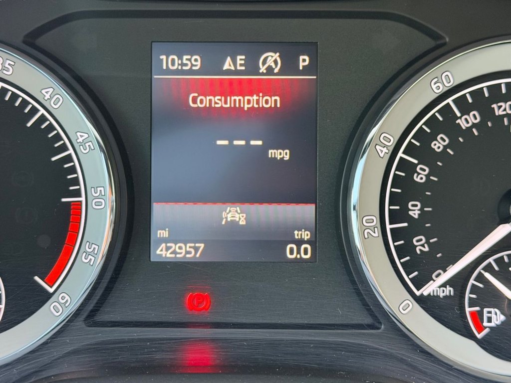 Used Skoda Karoq 2021 for sale - 77673649: Photo 2