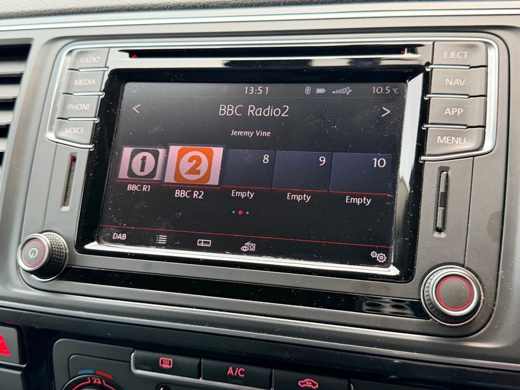 Used Volkswagen Transporter 2018 for sale - 77668833: Photo 40