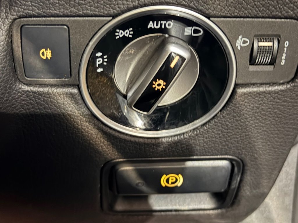 Used Mercedes-Benz SLK 2014 for sale - 77452105: Photo 46