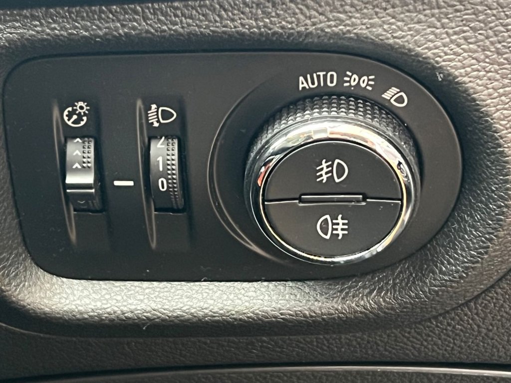 Used Vauxhall Astra 2018 for sale - 76286138: Photo 46