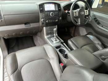 Used Nissan Navara 2010 for sale - 75321277: Photo