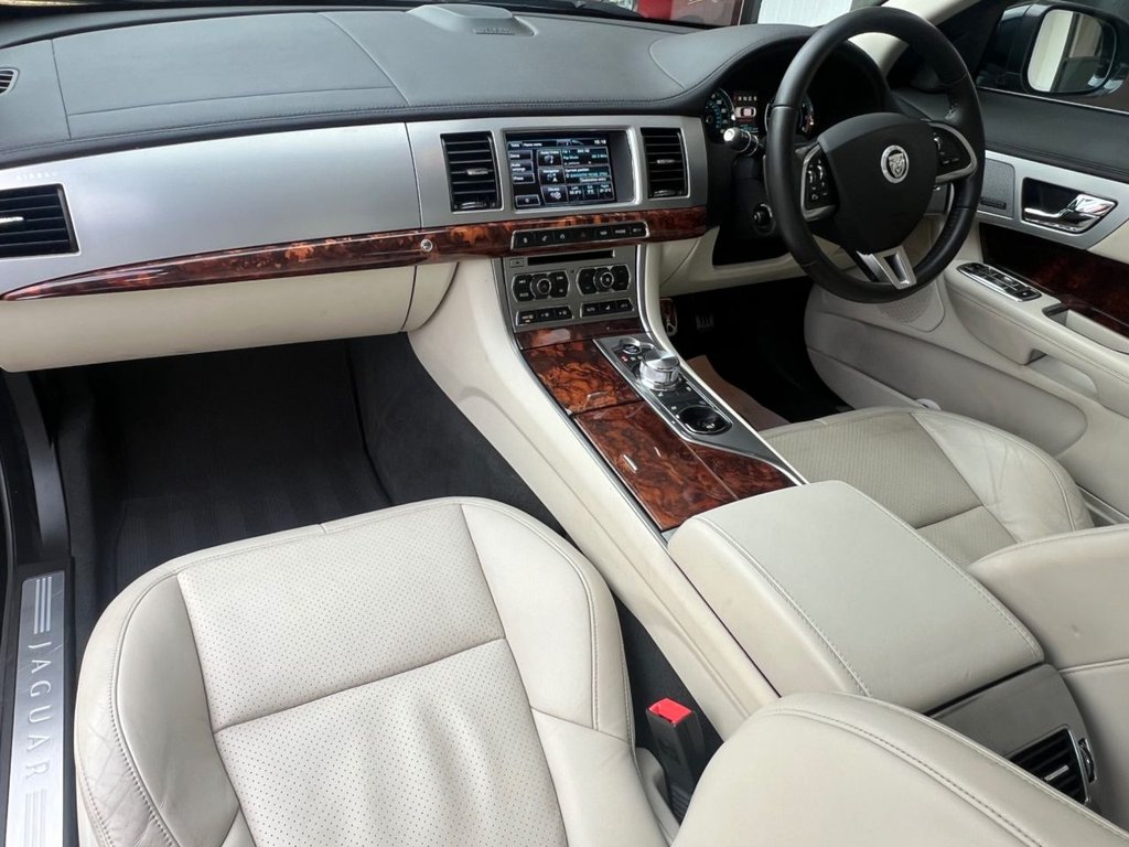 Used Jaguar XF 2013 for sale - 76367810: Photo 3