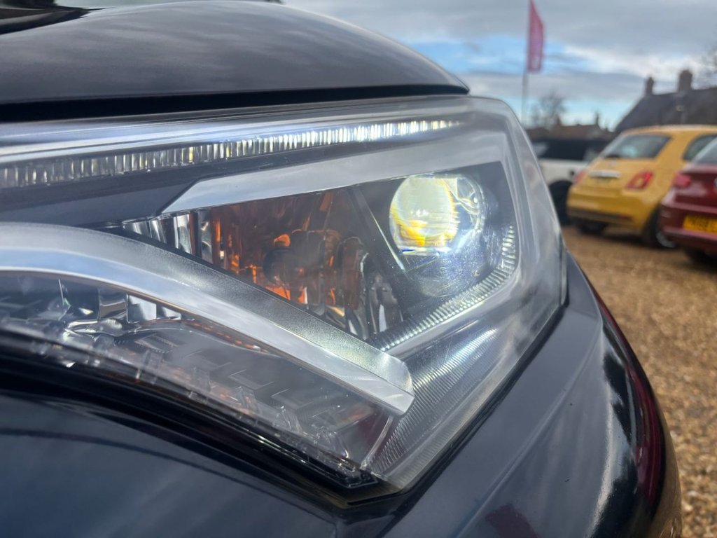 Used Toyota RAV4 2018 for sale - 76482083: Photo 23