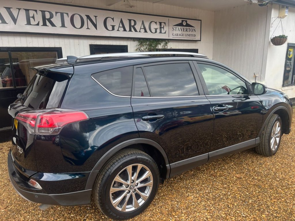 Used Toyota RAV4 2018 for sale - 76482083: Photo 6