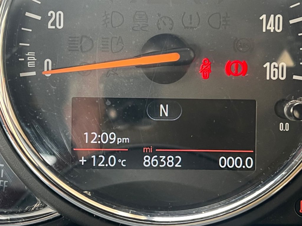 Used MINI Convertible 2016 for sale - 76417577: Photo 2