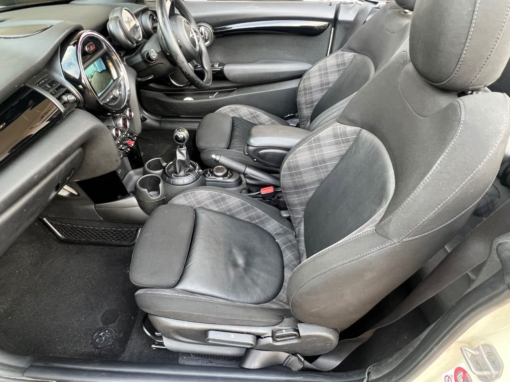 Used MINI Convertible 2016 for sale - 76417577: Photo 27