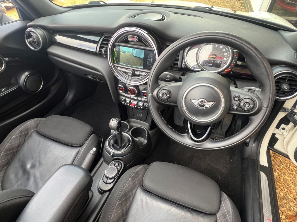 Used MINI Convertible 2016 for sale - 76417577: Photo 30