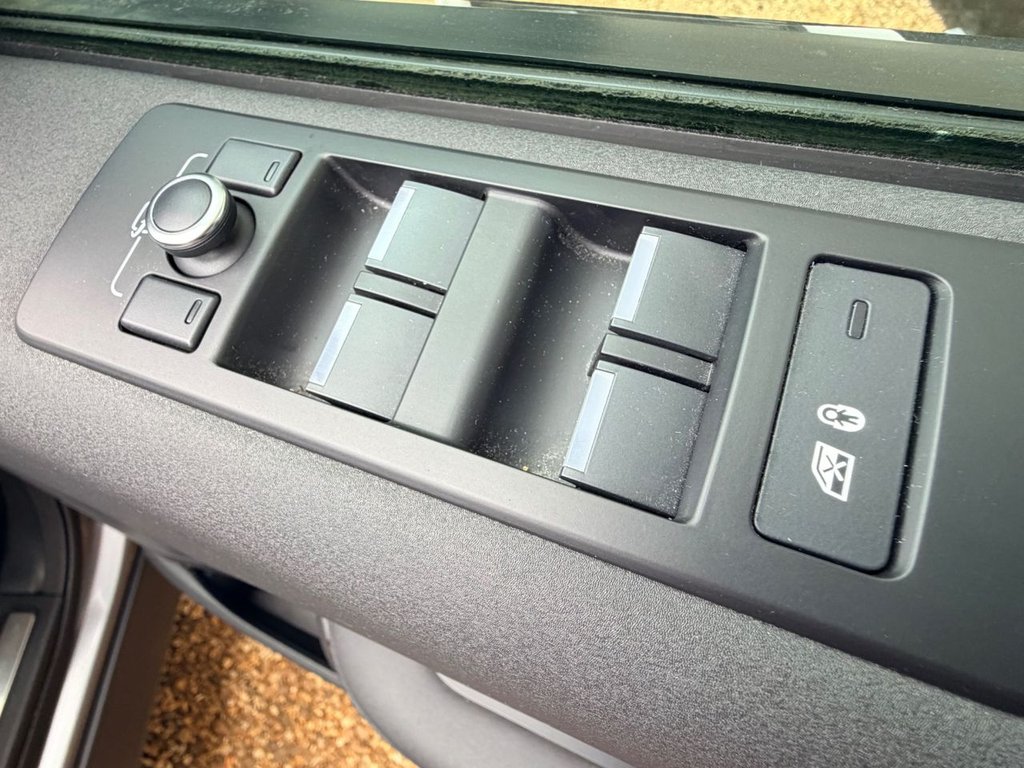 Used Land Rover Discovery 2023 for sale - 78102818: Photo 38